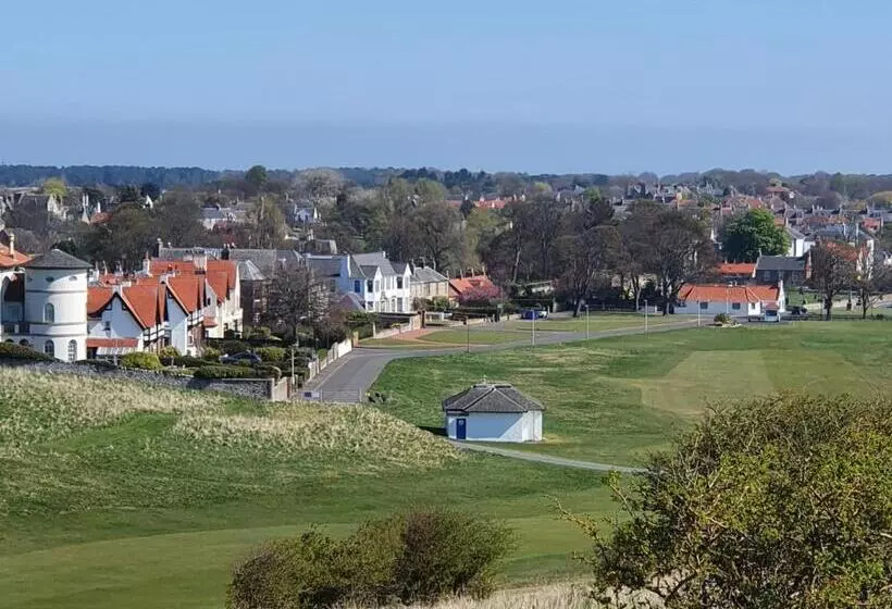Gullane View Apartment