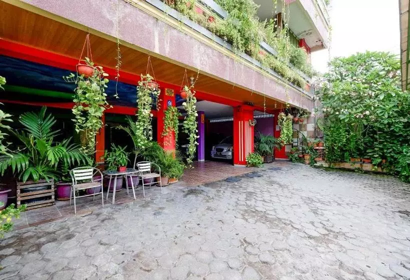 Otel Oyo 2095 Wisma Daun