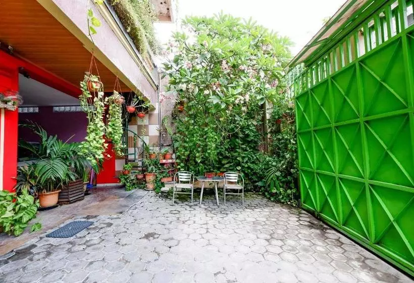 Otel Oyo 2095 Wisma Daun