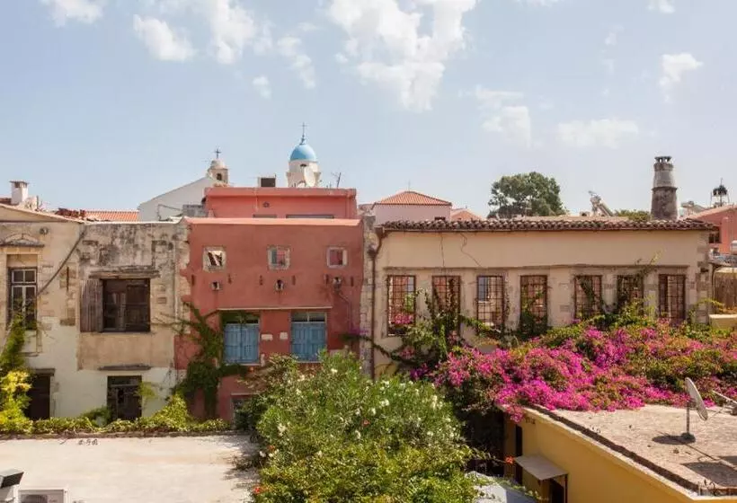 پانسیون Aoria Estate Old Port