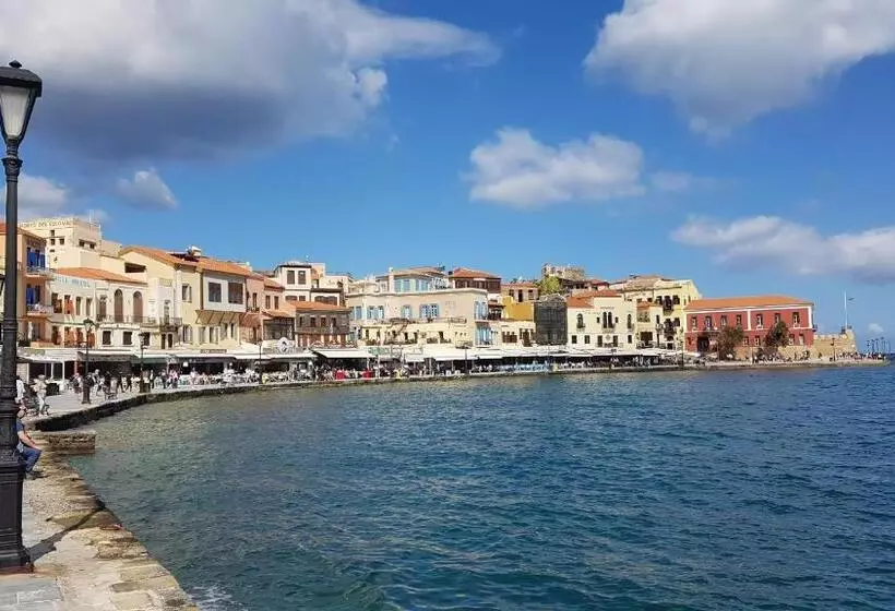 پانسیون Aoria Estate Old Port