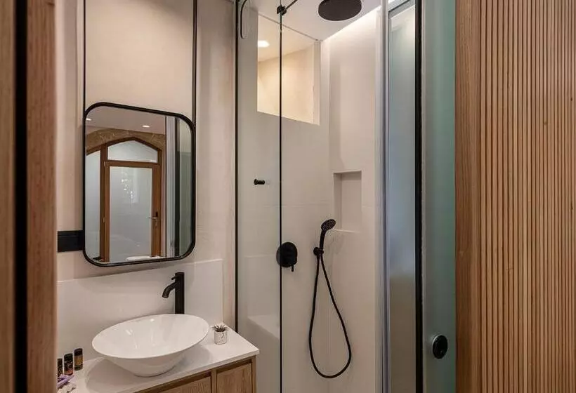 پانسیون Aoria Estate Old Port