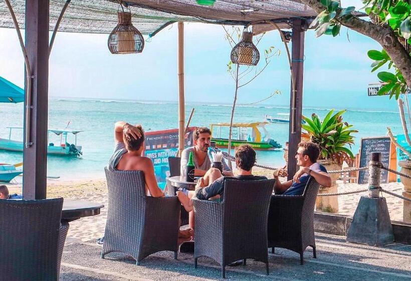 پانسیون Puri Nusa Beach