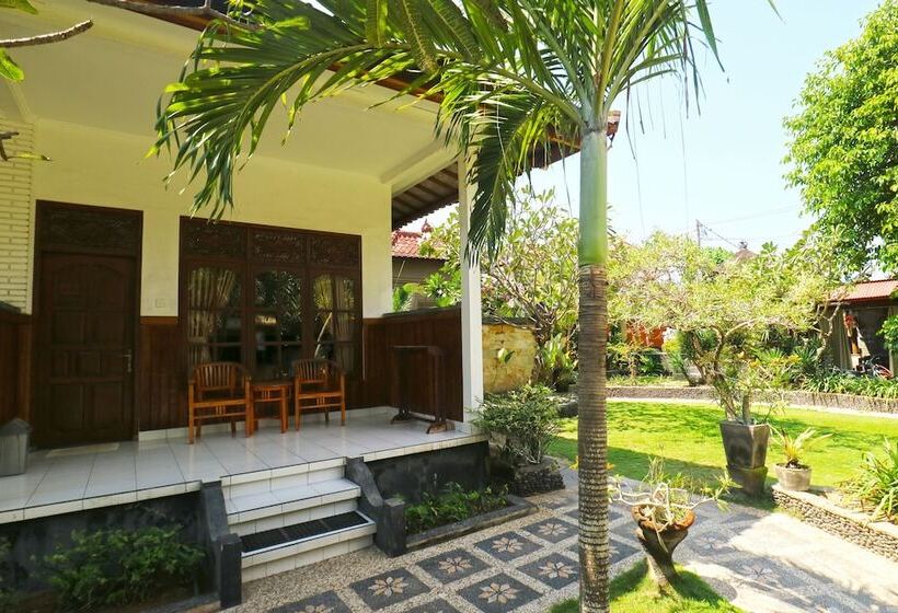 پانسیون Puri Nusa Beach