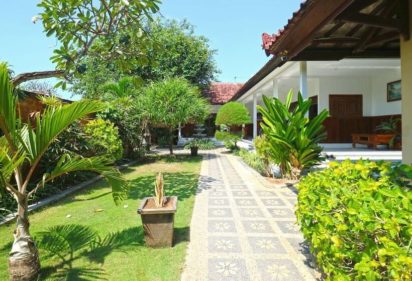 پانسیون Puri Nusa Beach