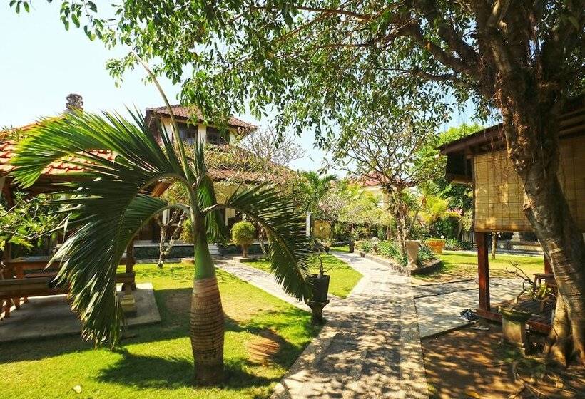 پانسیون Puri Nusa Beach