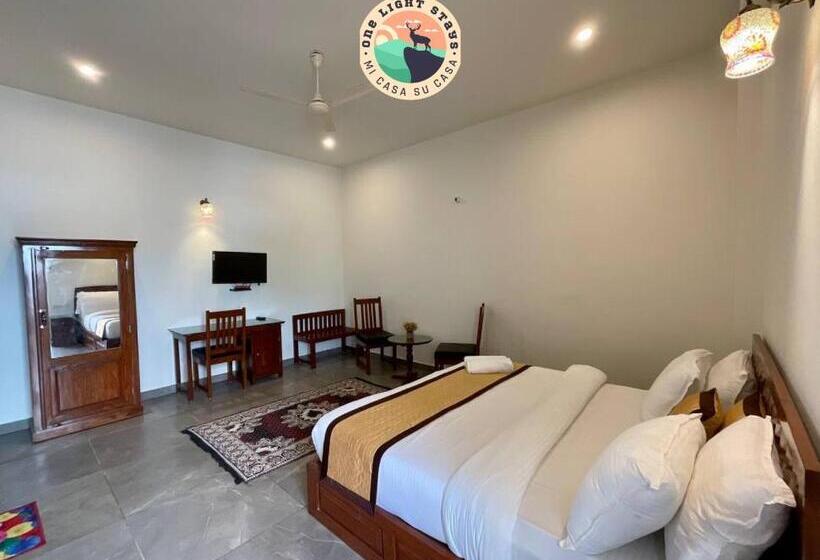 فندق Golden Bird X One Light Stays