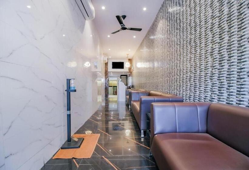 호텔 Treebo Trip Ahlan International