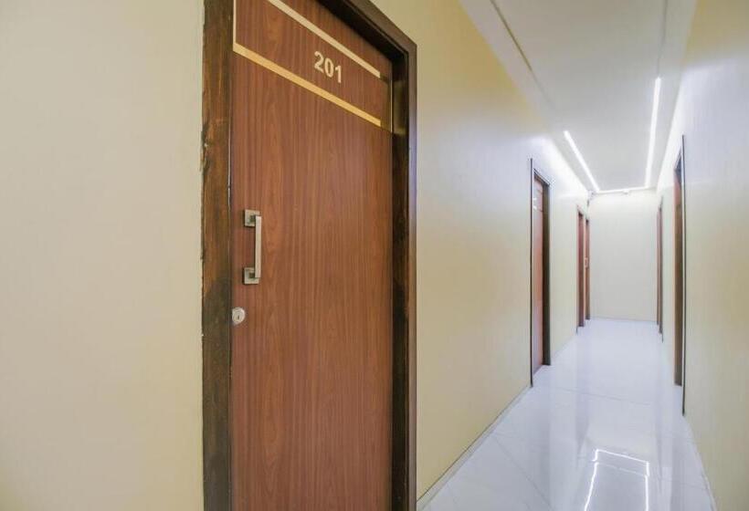 호텔 Treebo Trip Ahlan International