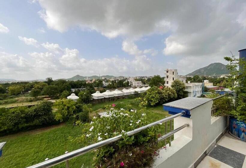 فندق Golden Bird X One Light Stays