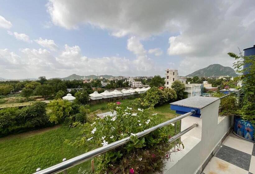 فندق Golden Bird X One Light Stays