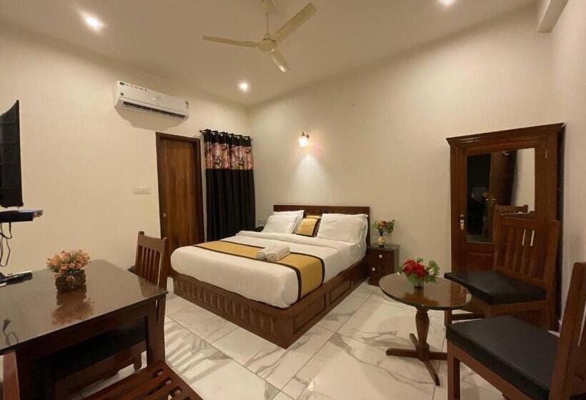 فندق Golden Bird X One Light Stays