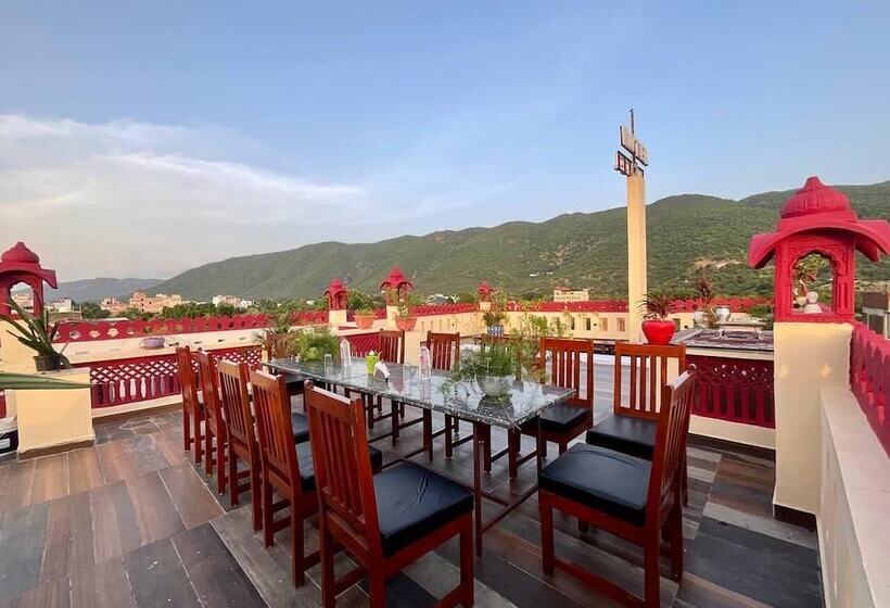 فندق Golden Bird X One Light Stays