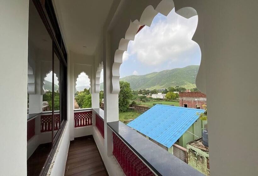 فندق Golden Bird X One Light Stays