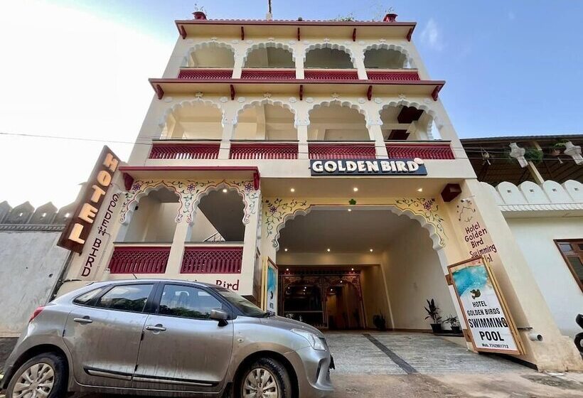 فندق Golden Bird X One Light Stays