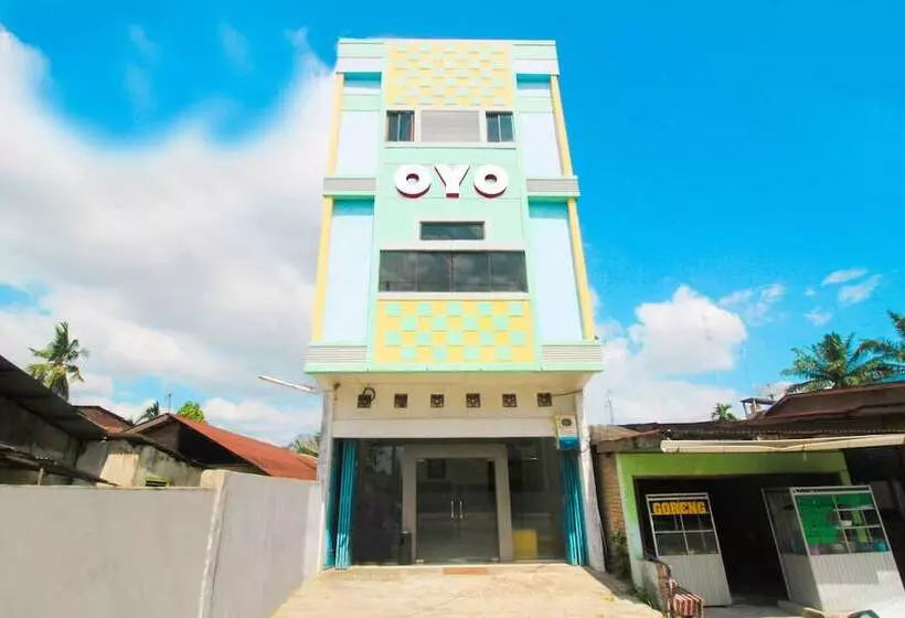 ホテル Oyo 1969 Wisma Sari