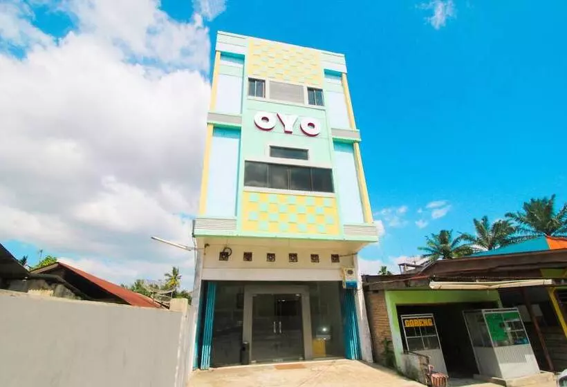 ホテル Oyo 1969 Wisma Sari
