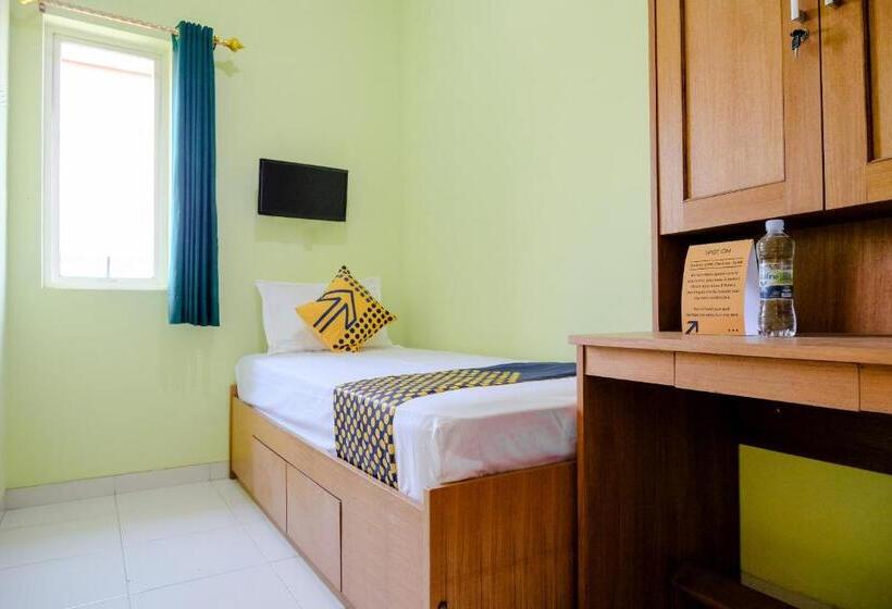 בית מלון כפרי Spot On 2032 Kalyca Kos Family Syariah