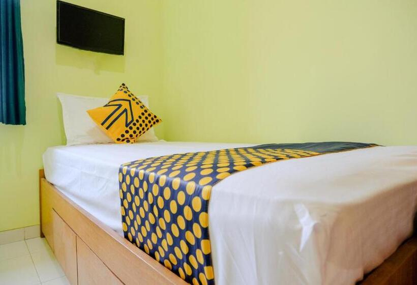 בית מלון כפרי Spot On 2032 Kalyca Kos Family Syariah