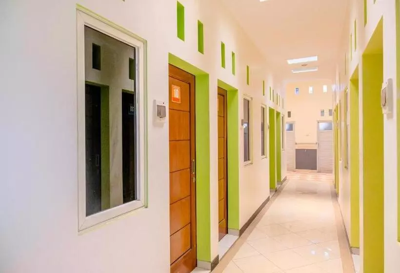 هتل Spot On 2032 Kalyca Kos Family Syariah