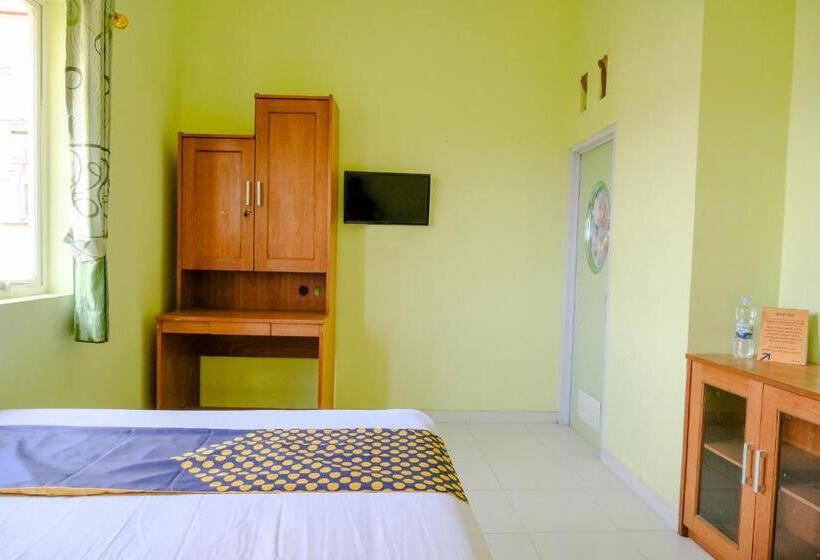 בית מלון כפרי Spot On 2032 Kalyca Kos Family Syariah