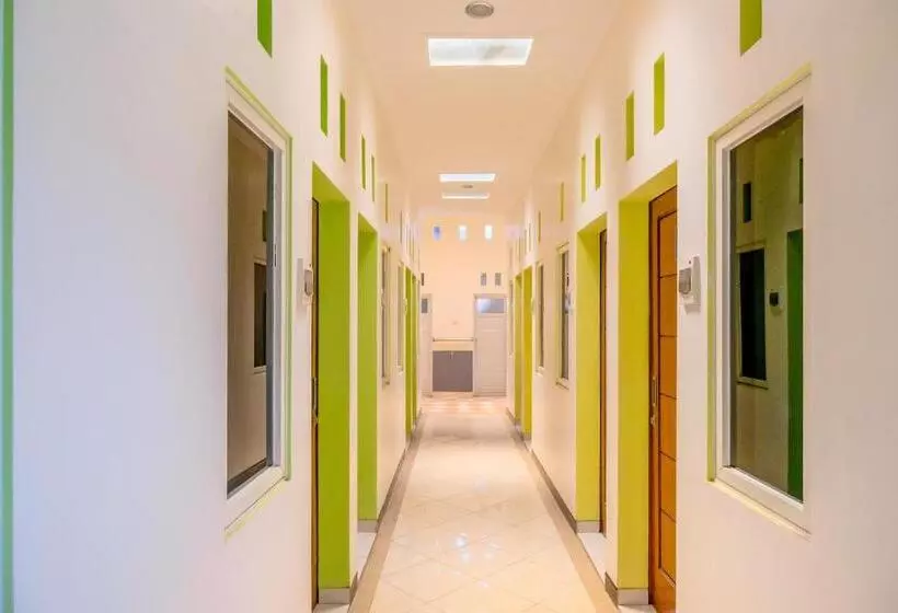 هتل Spot On 2032 Kalyca Kos Family Syariah