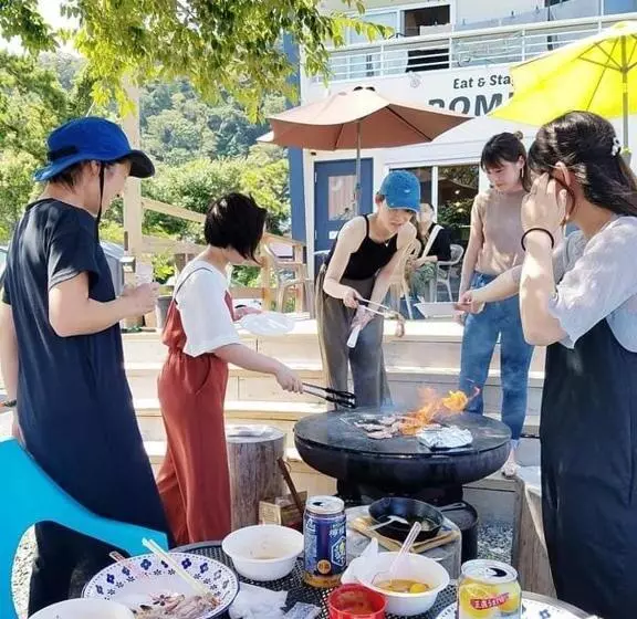 پانسیون 海と山に囲まれた静かな港町の オーシャンビュー 個室ゲストハウスeat&stay Romey