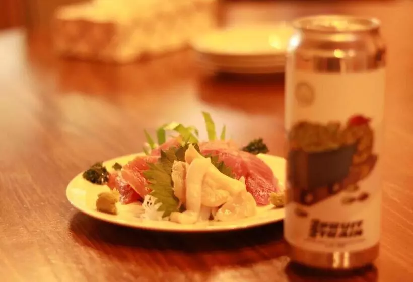 پانسیون 海と山に囲まれた静かな港町の オーシャンビュー 個室ゲストハウスeat&stay Romey