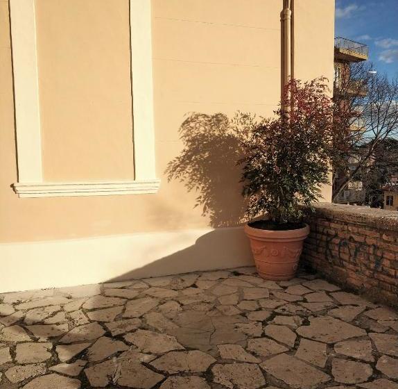 膳宿费 L'alighieri