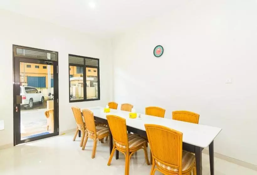 هتل Capital O 1867 Kara Guest House