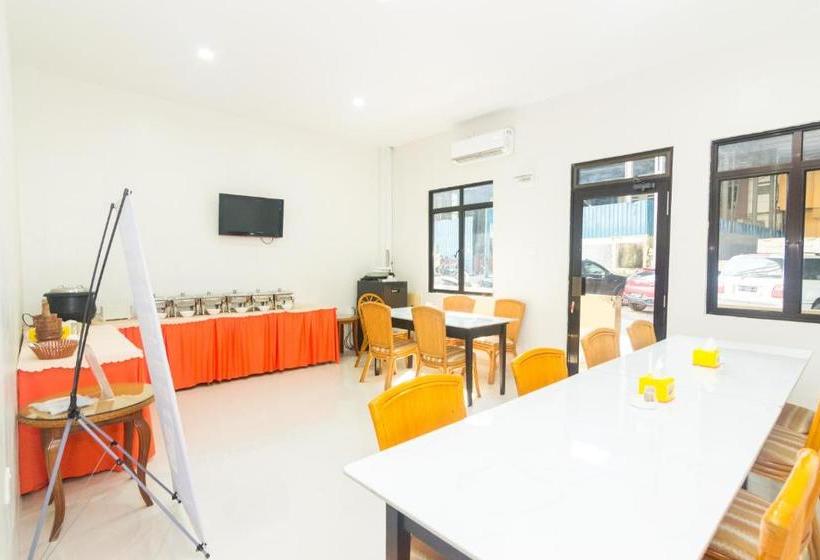 בית מלון כפרי Capital O 1867 Kara Guest House