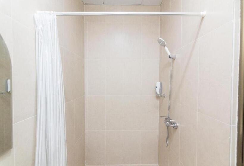 בית מלון כפרי Capital O 1867 Kara Guest House