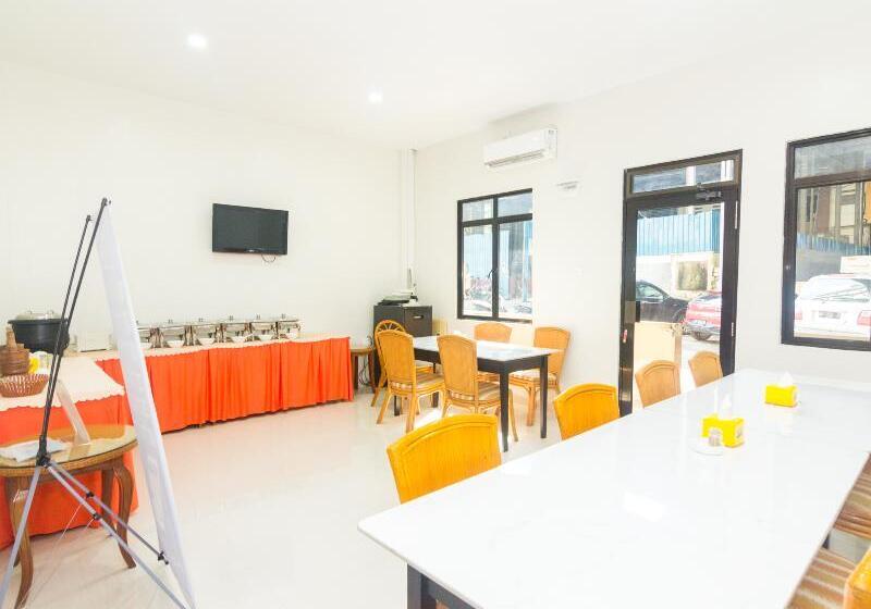 בית מלון כפרי Capital O 1867 Kara Guest House