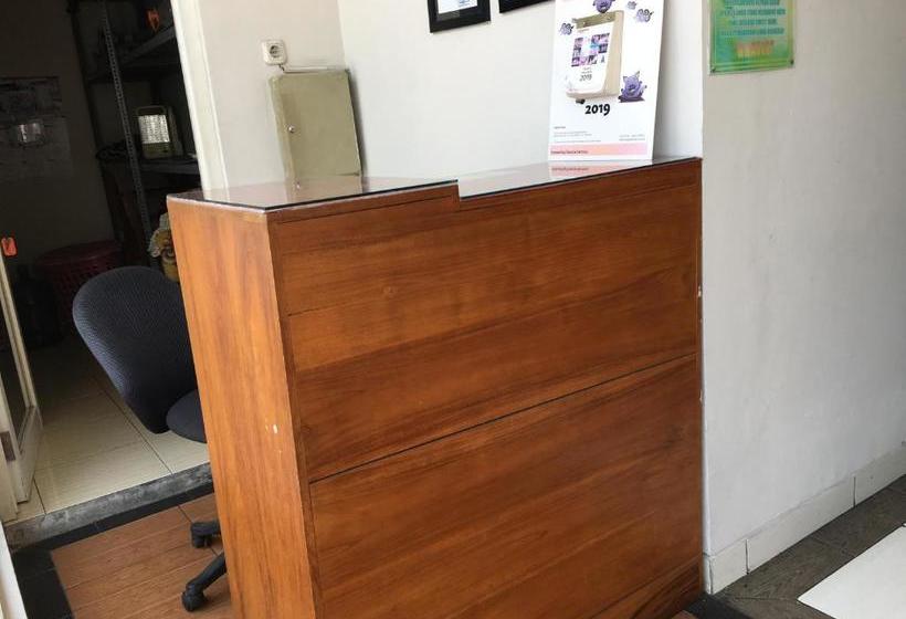 Отель Oyo 1924 Sweet Home