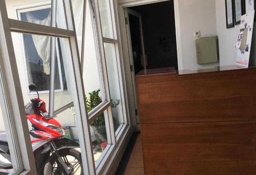 Отель Oyo 1924 Sweet Home