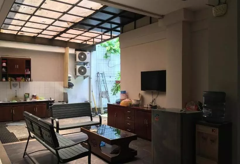 هتل Oyo 1924 Sweet Home