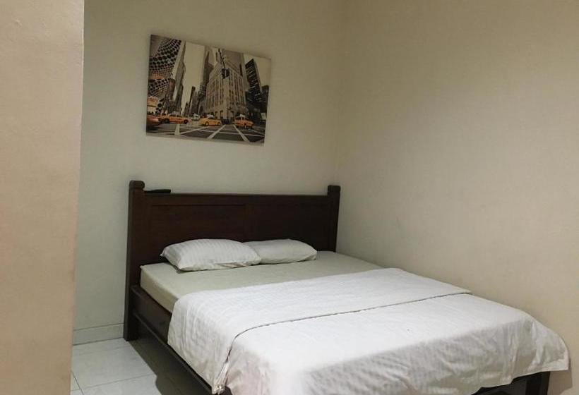 Отель Oyo 1924 Sweet Home