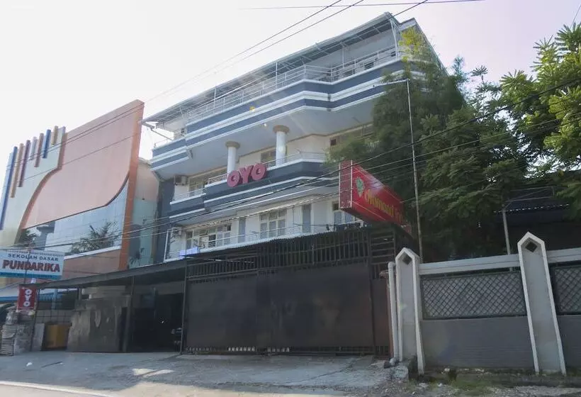 ホテル Oyo 1935  Diamond Inn Makassar