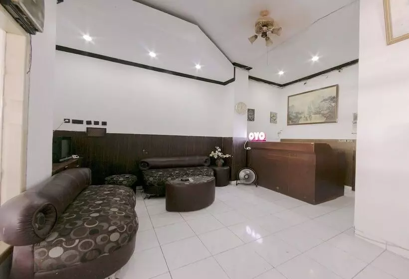 ホテル Oyo 1935  Diamond Inn Makassar