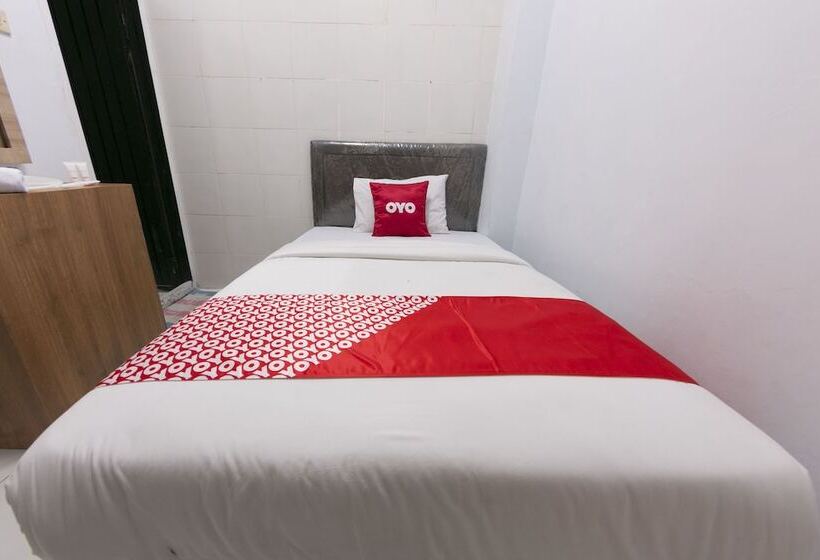 Hotel Oyo 1935  Diamond Inn Makassar