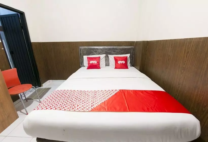 ホテル Oyo 1935  Diamond Inn Makassar
