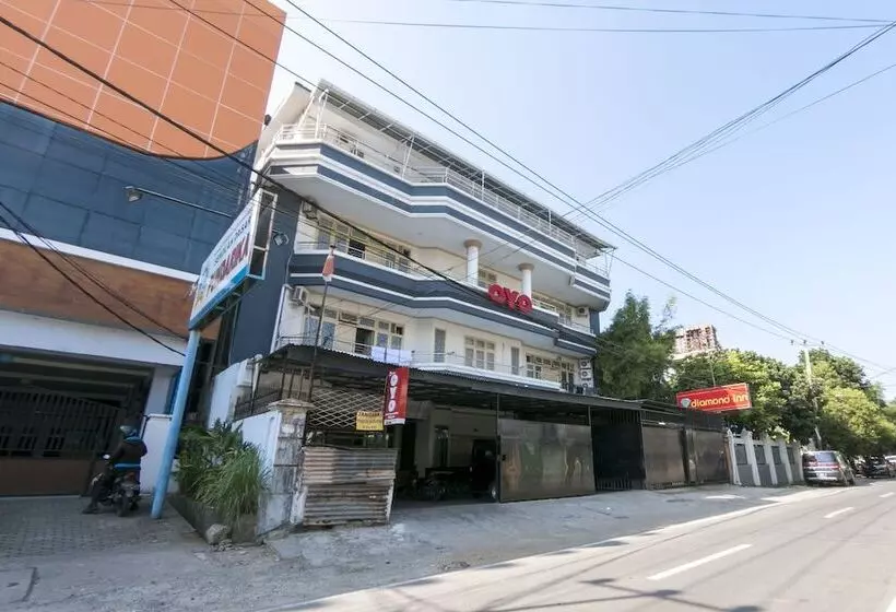 ホテル Oyo 1935  Diamond Inn Makassar