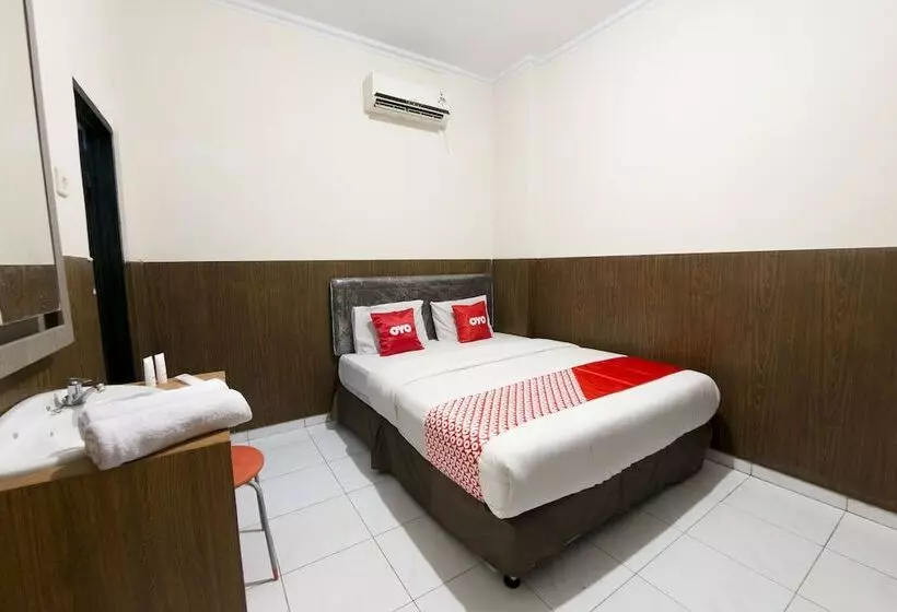 ホテル Oyo 1935  Diamond Inn Makassar