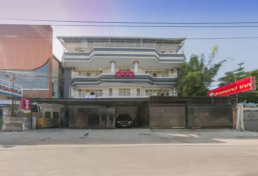 ホテル Oyo 1935  Diamond Inn Makassar
