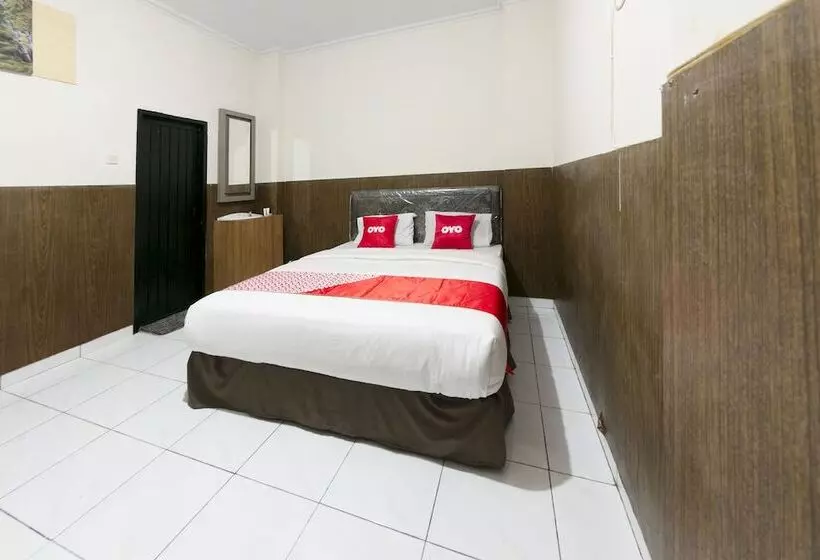 ホテル Oyo 1935  Diamond Inn Makassar