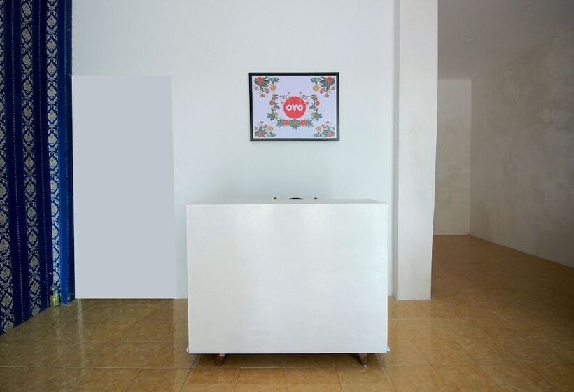 هتل Oyo 1981 Unib Kostel