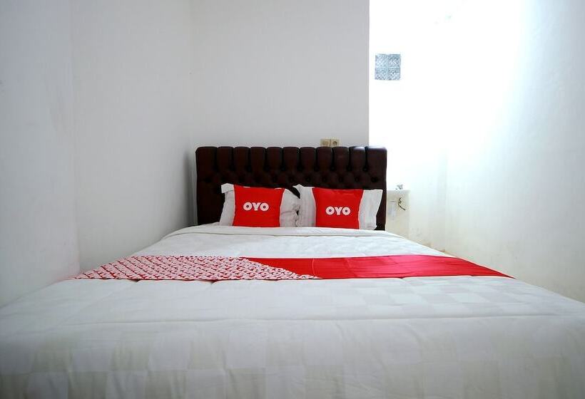 هتل Oyo 1981 Unib Kostel
