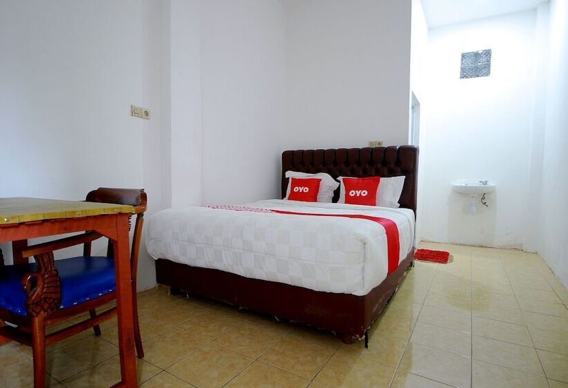 هتل Oyo 1981 Unib Kostel