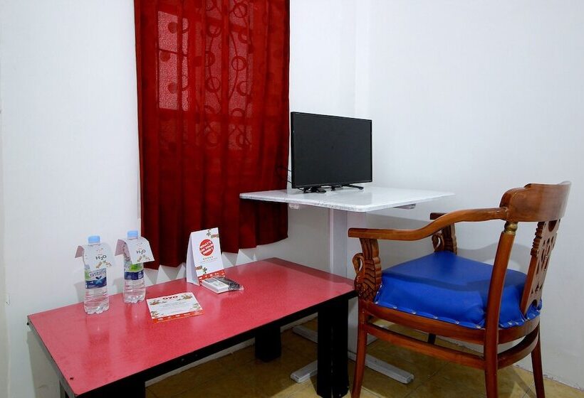 هتل Oyo 1981 Unib Kostel