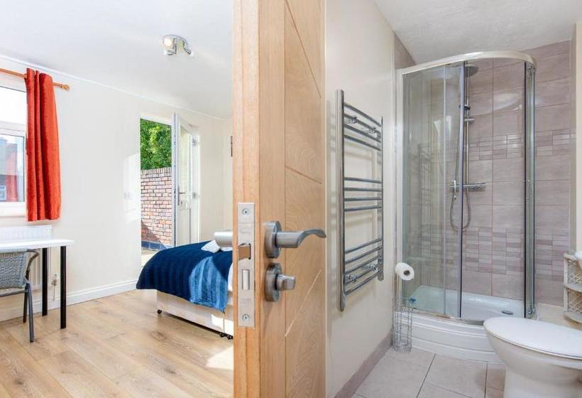 پانسیون Saltwell Street Deluxe Guest 4